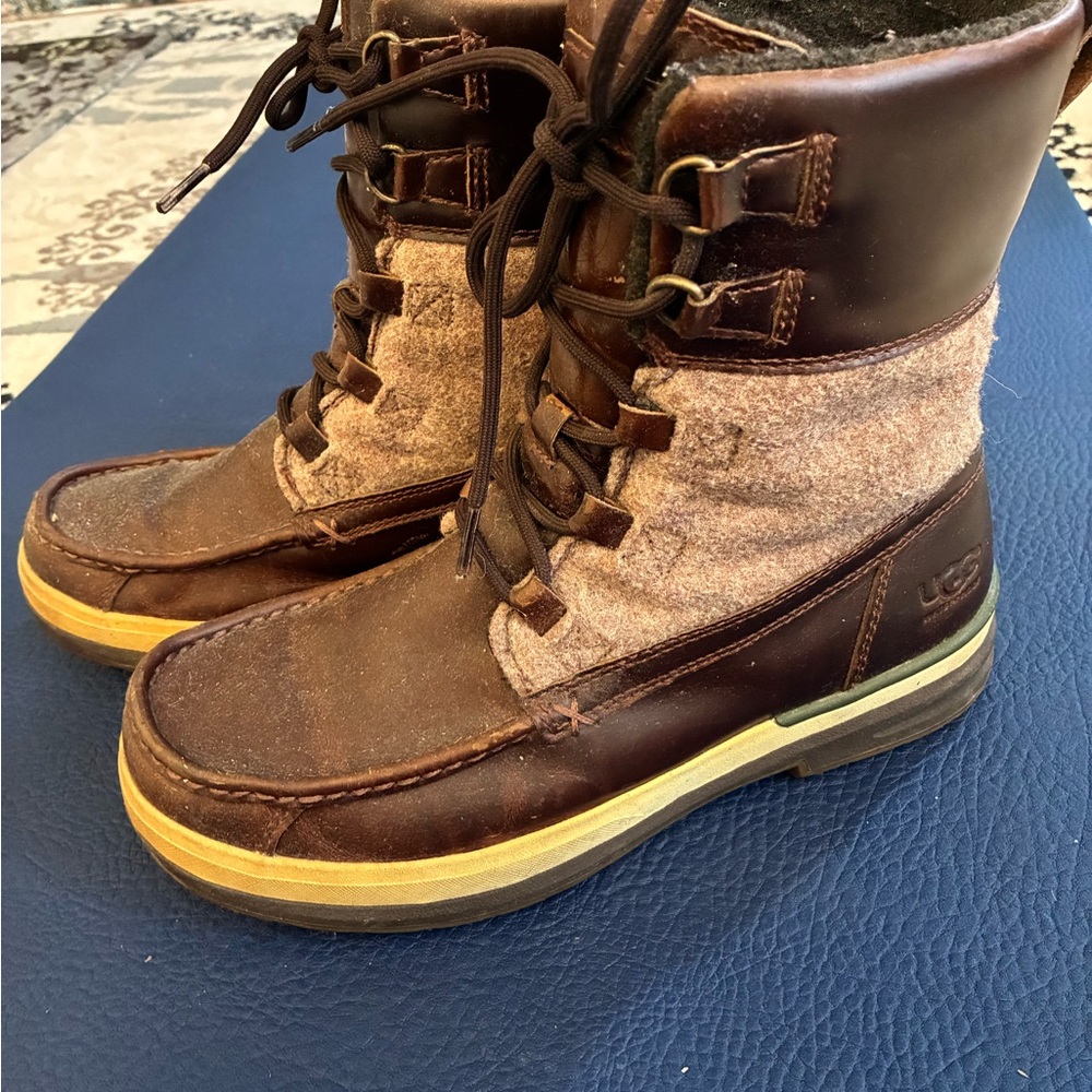 UGG Men's Dark Brown and Light Tan Boots